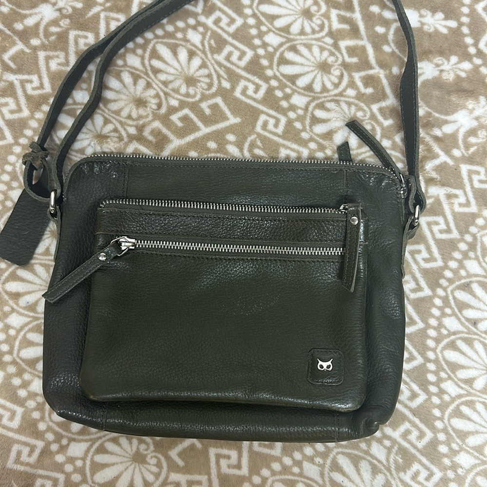 Wise Owl Accessories Small Soft Pebbled Real Leather Crossbody Bag